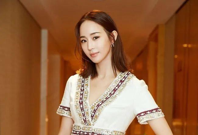 张钧甯凉凉?不当言论发酵,遭《女心理师》除名,六集戏