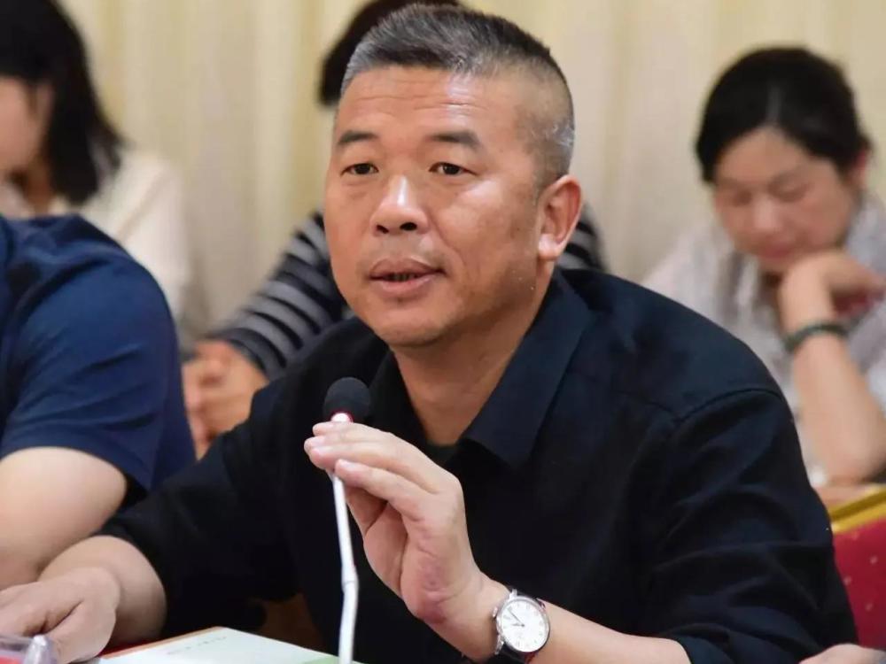 雷平阳这首诗,虽然像流水账,读了还是能有"收获"