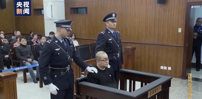 孙小果案罕见细节曝光其母出镜忏悔我这个母亲很失败