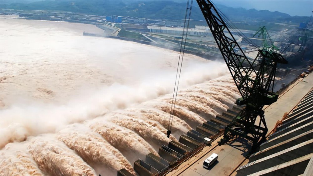 世界第一的三峡大坝,修建有多难?美国人不相信,算了笔