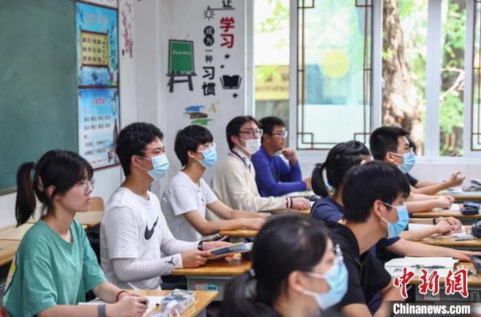 南京中学生全面返校上课疫情后重见青青校园图文南京市疫情