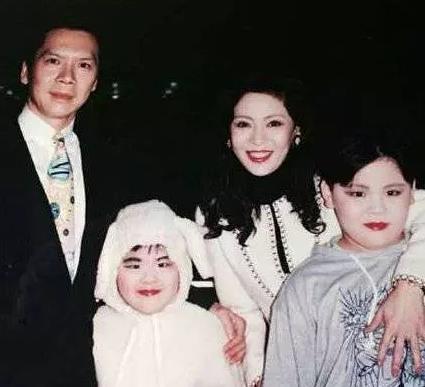"向太"陈岚:戴75克拉巨钻,永远站c位,为何能让港星又敬又怕