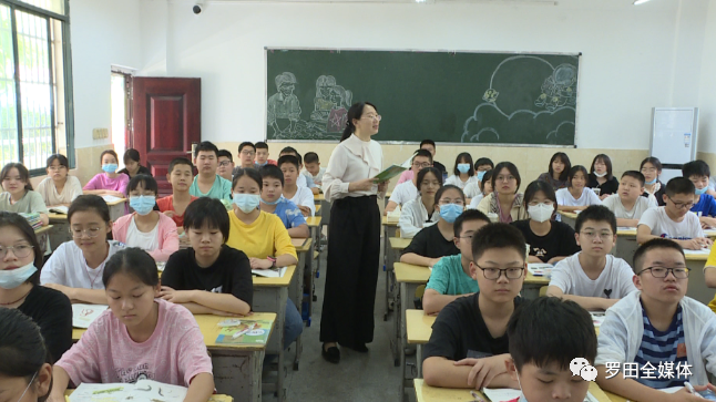 优秀教师风采|罗田县实验中学闻桂花:三尺讲台育桃李