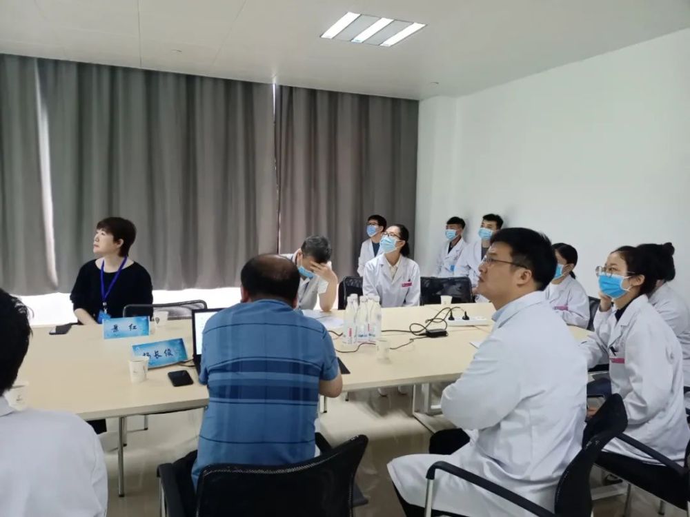 反馈会上,孔令非主任就我院病理科的各项工作给予了充分的肯定,对所