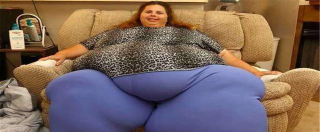 500斤女胖子被富二代狂追,婚后被喂到1450斤,还生下2个儿子