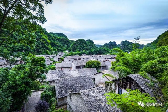 镇宁高荡村石头堆砌的艺术村