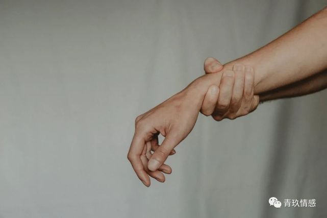 人们总是只记得分手那一刻的彼此,却忘了早在之前,两个人之间或许就