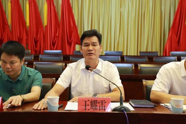 王耀雷在宁明县教育发展暨庆祝教师节大会上强调:凝心聚力推动宁明