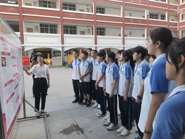 涵江区文旅局深入国欢中学开展"景区及非景区景点旅游安全进校园"宣传