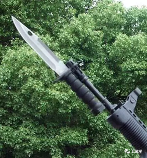 国内刺杀训练血性十足95式上刺刀长度较短191长枪管有新刺刀