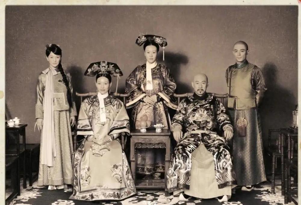 《如懿传》复古风剧照遇上真实的清朝宫廷照片