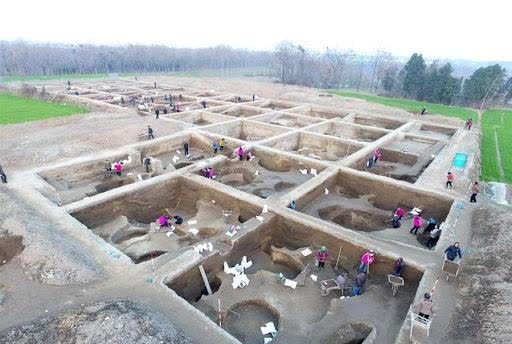河南新砦遗址考古发现,补足夏朝缺失百年历史,大禹并未"治"水