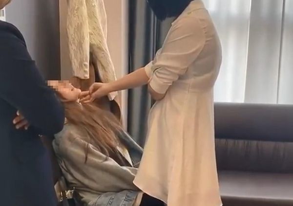 整形医院女老板殴打顾客涉事女老板已被刑拘任何违法行为绝不姑息