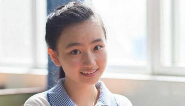 她是娱乐圈唯一考入清华大学的童星,美貌与智慧并存,太优秀了