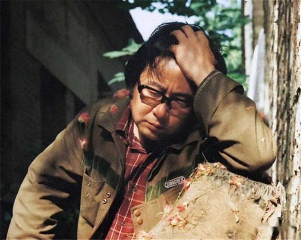路遥:一天3包只抽好烟,6年抽掉三五套房,一辈子只存了