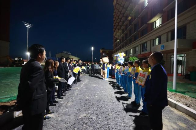 张家口启臻学校迎来了第一个教师节