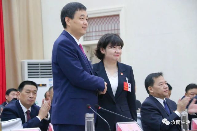 杜娟当选为汝南县人民政府县长!