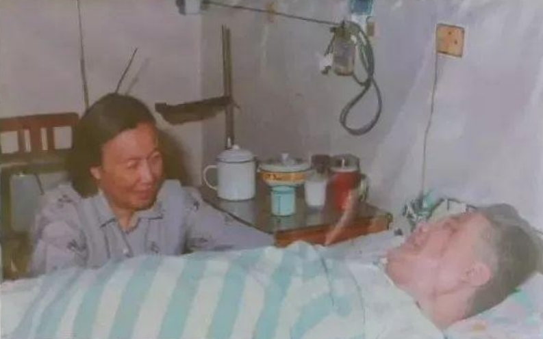 1986年,弥留之际的邓稼先问妻子"在30年后还有人记得我吗?