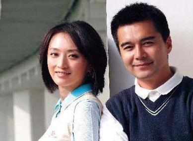 许亚军的婚姻往事:靠帅气征服4个女人,现和小12岁娇妻