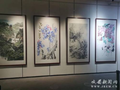 近日,"墨绘绍乐景 笔书山海情"绍兴乐山书画作品联展,在峨眉山博物馆