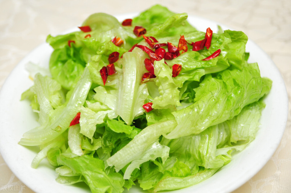 减肥期间,多吃这些低卡蔬菜,不饿着肚子也能瘦下来