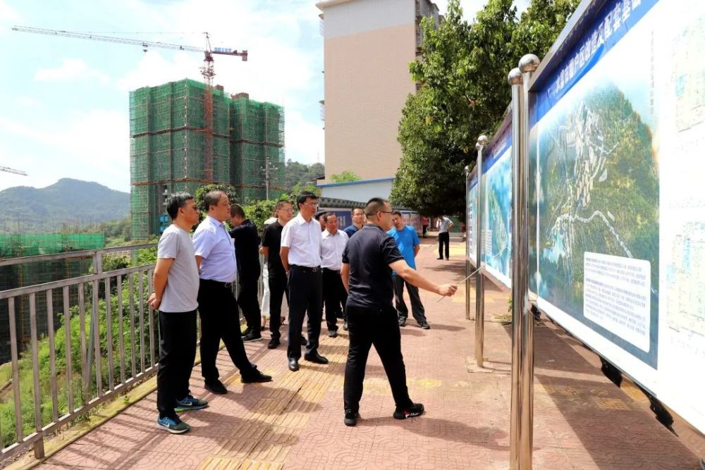 昭通市副市长王东峰,水富市委常委,常务副市长郑朝喜,市人大常委会副