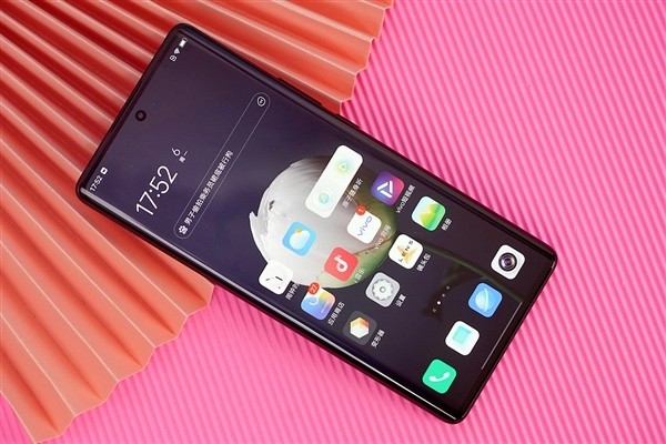 vivox70 pro:更香,iqoo8 pro:再见_腾讯新闻