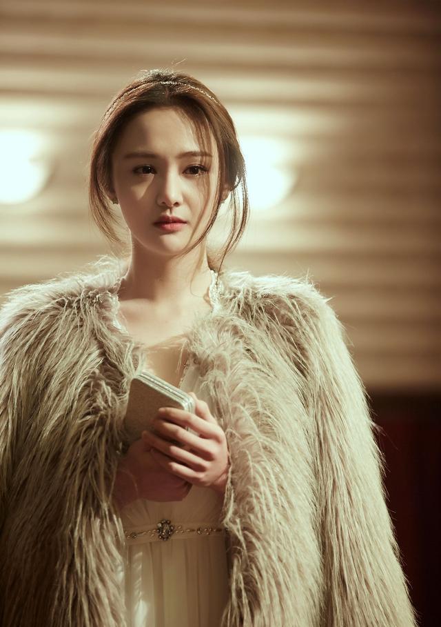 张熙媛,1989年11月12日出生于辽宁省沈阳市,中国内地女演员. 90后