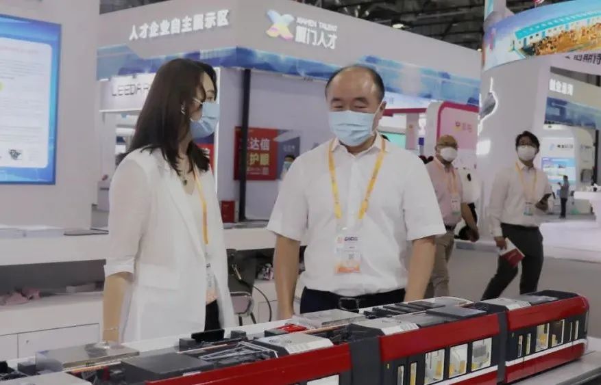 区领导黄景春,梁炳辉,刘敏坚前往厦门参加投洽会活动,期间到泉州台商
