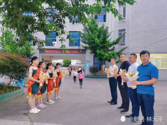 自贡市沿滩区瓦市镇中心学校开展庆祝全国第37个教师节系列活动