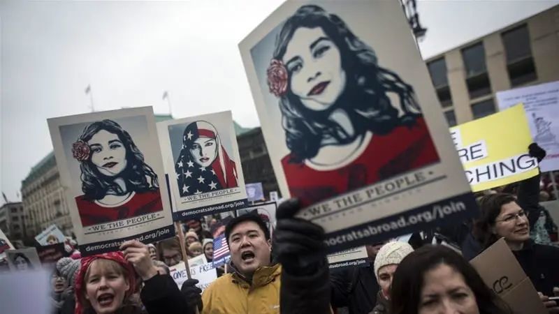 但为什么这些西方女权主义者,启蒙运动的继承人最后变成了维护伊斯兰