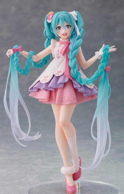 初音未来推出新款长发公主手办,长发造型有点可爱