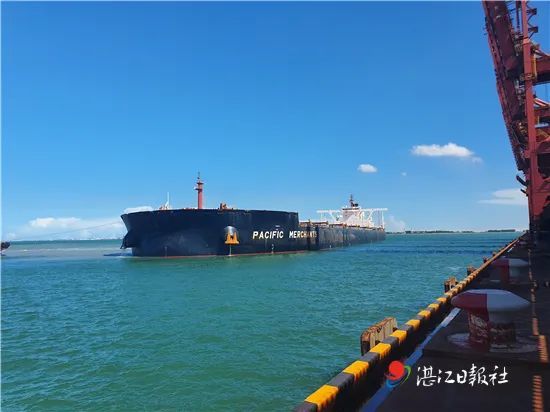 国内第一梯队湛江港40万吨散货码头投入运营