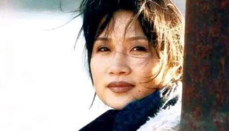那个唱《青藏高原》的李娜,23年前剃度出家后,她过得还好吗?