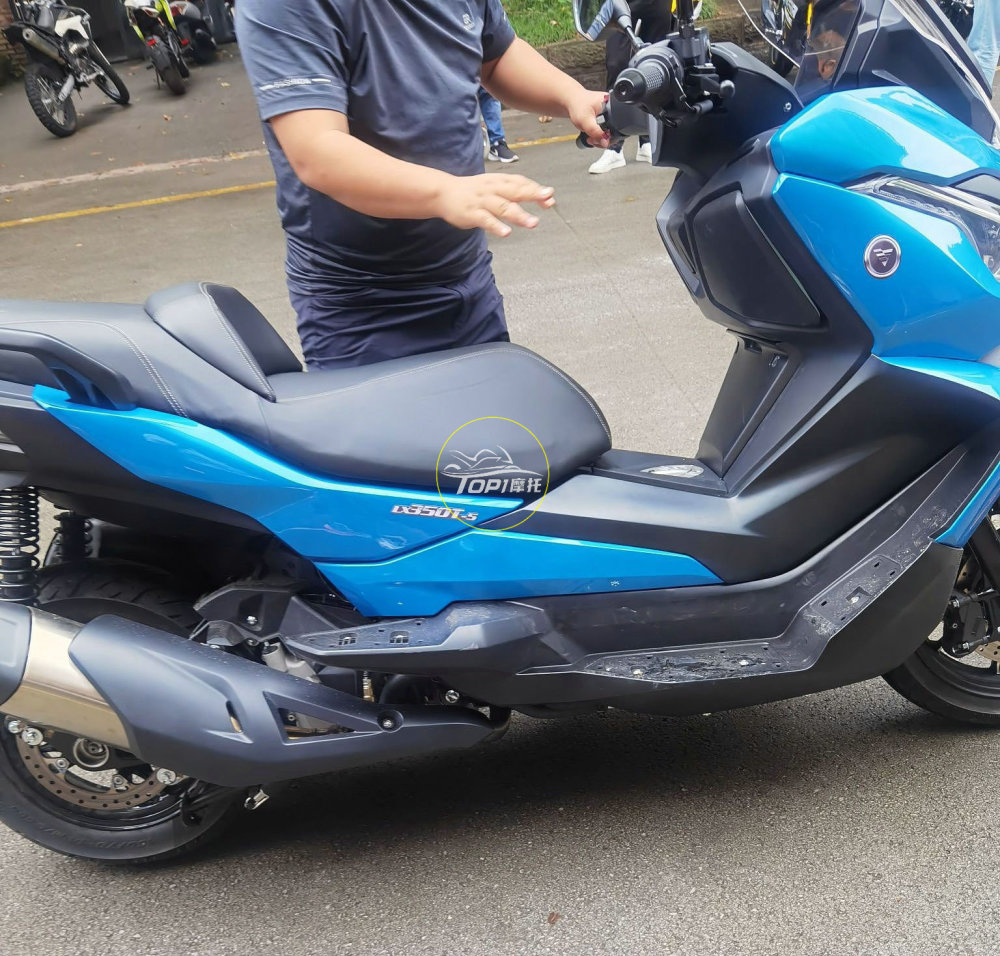宝马c400gt的表兄弟 无极350大踏板实车首次曝光