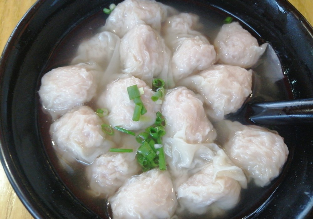 第一种,沙县扁肉 沙县扁肉是福建省沙县的一种名小吃,形状类似馄饨.