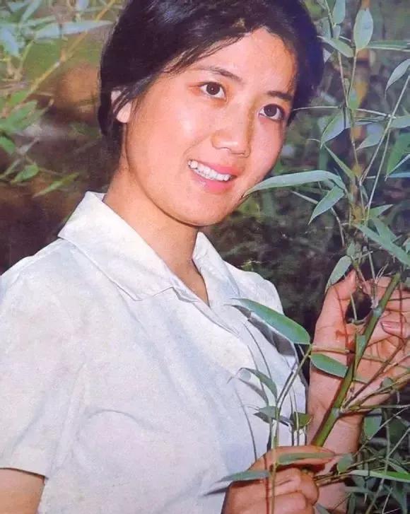 一组北影三朵花之李秀明最美照片大家觉得她漂亮吗