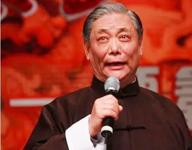 张学津后事:全体徒弟跪拜高喊:"师父,我们都是您的