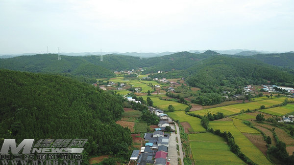 古往今来通要道 观鹿山山顶视野开阔 三台县永明镇白庙场对面约4公里