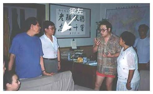 2001年梁左猝死,英达带走唯一遗产,留给10岁梁青百万高利贷借条