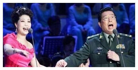 2013年,大嘴宋祖德爆料,"揭露"梦鸽和师父金铁霖的