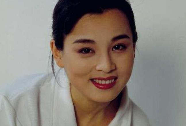 曾与陈红一样的美的赵明明,被宋丹丹小叔子抛弃后,如今怎样了