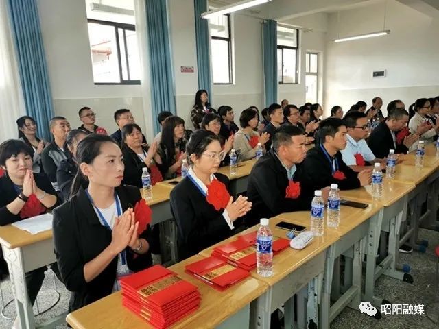 北闸街道党工委书记王禄义,搬迁安置局副局长文屹梅