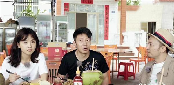 王冰冰录制《你好生活》,素颜状态清纯甜美,明媚少女既视感