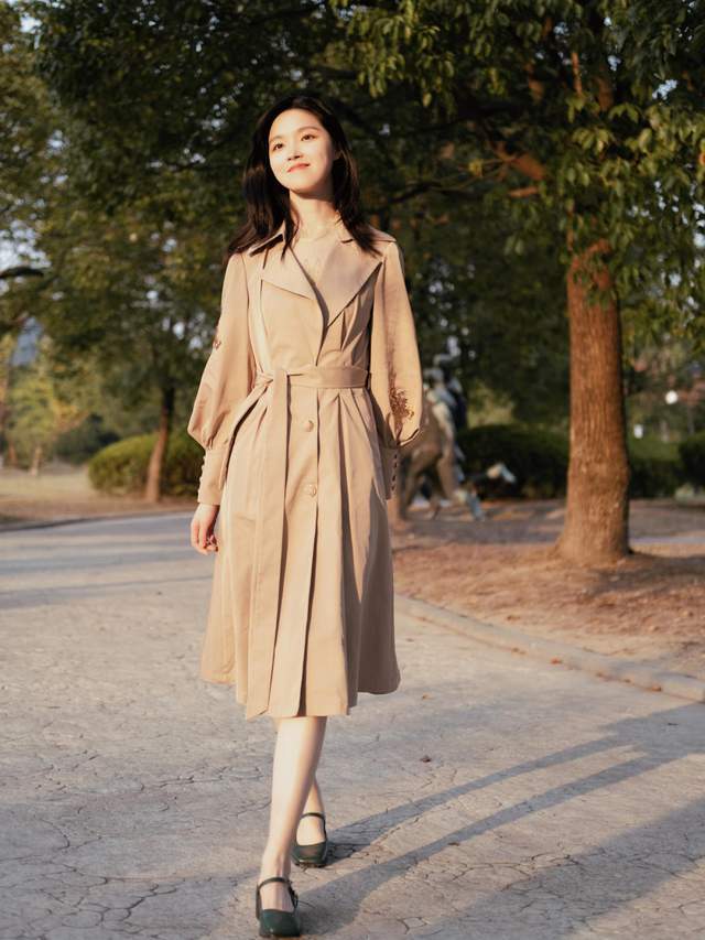 风衣多大合适_和平精英黄金风衣图片(2)