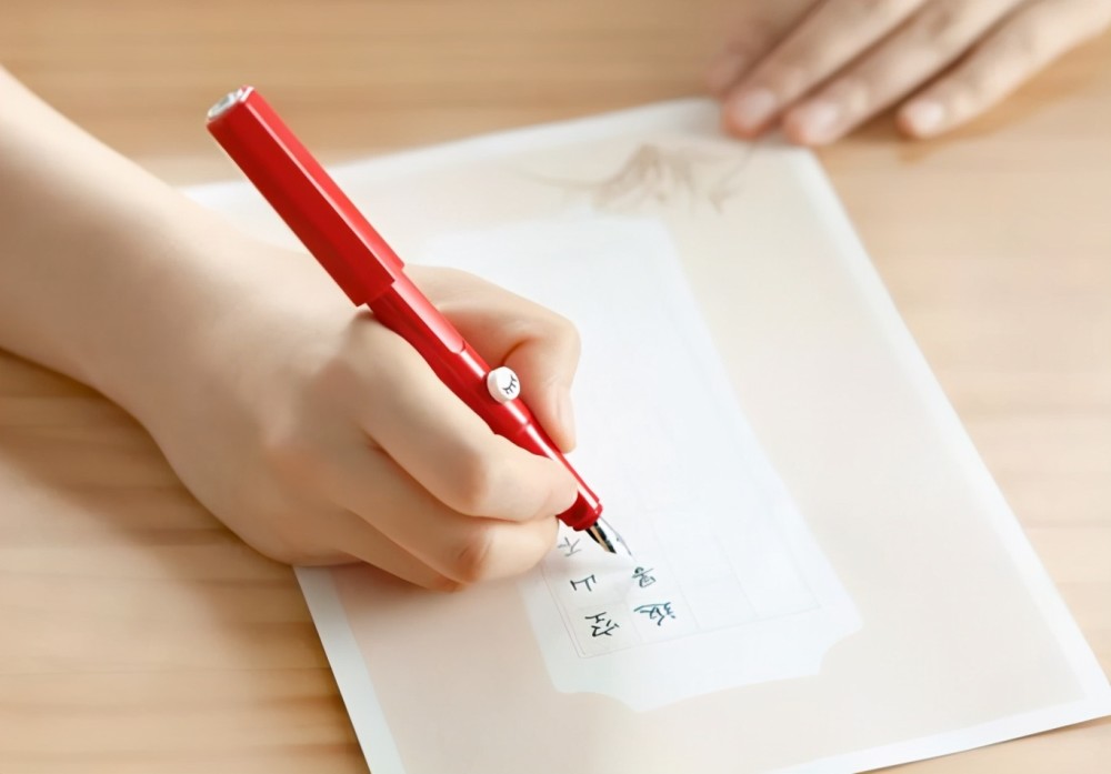 "奶酪体"和"鲸落体"对比,哪类字更受老师青睐?差距一目了然