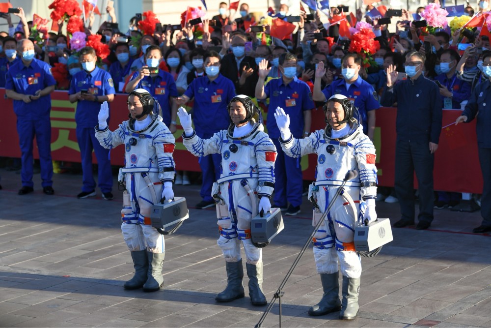 3个月时间已到,3名宇航员即将回家,东风着陆场首次启用