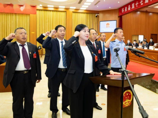 清华女博士当选河北县长,年纪轻轻却履历丰富,是年轻