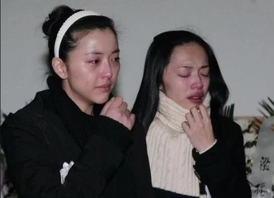 2009年,潘星谊被鱼缸割喉死在父亲怀里,葬礼上父亲的笑耐人寻味