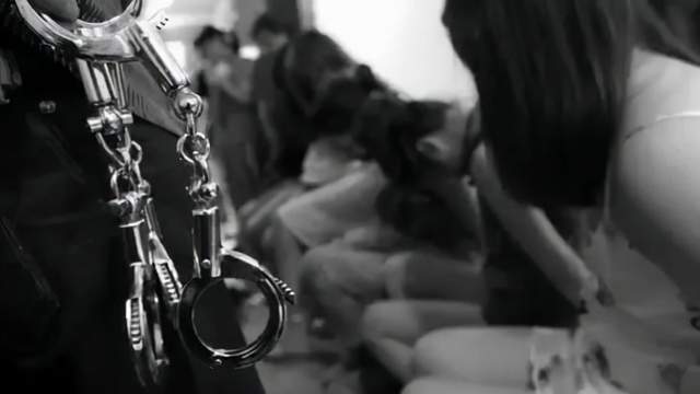 罗马尼亚人口贩卖_饱受贩卖之苦的罗马尼亚女孩